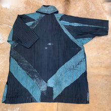 Load image into Gallery viewer, Oversized Quilted Shibori Silk Coat
